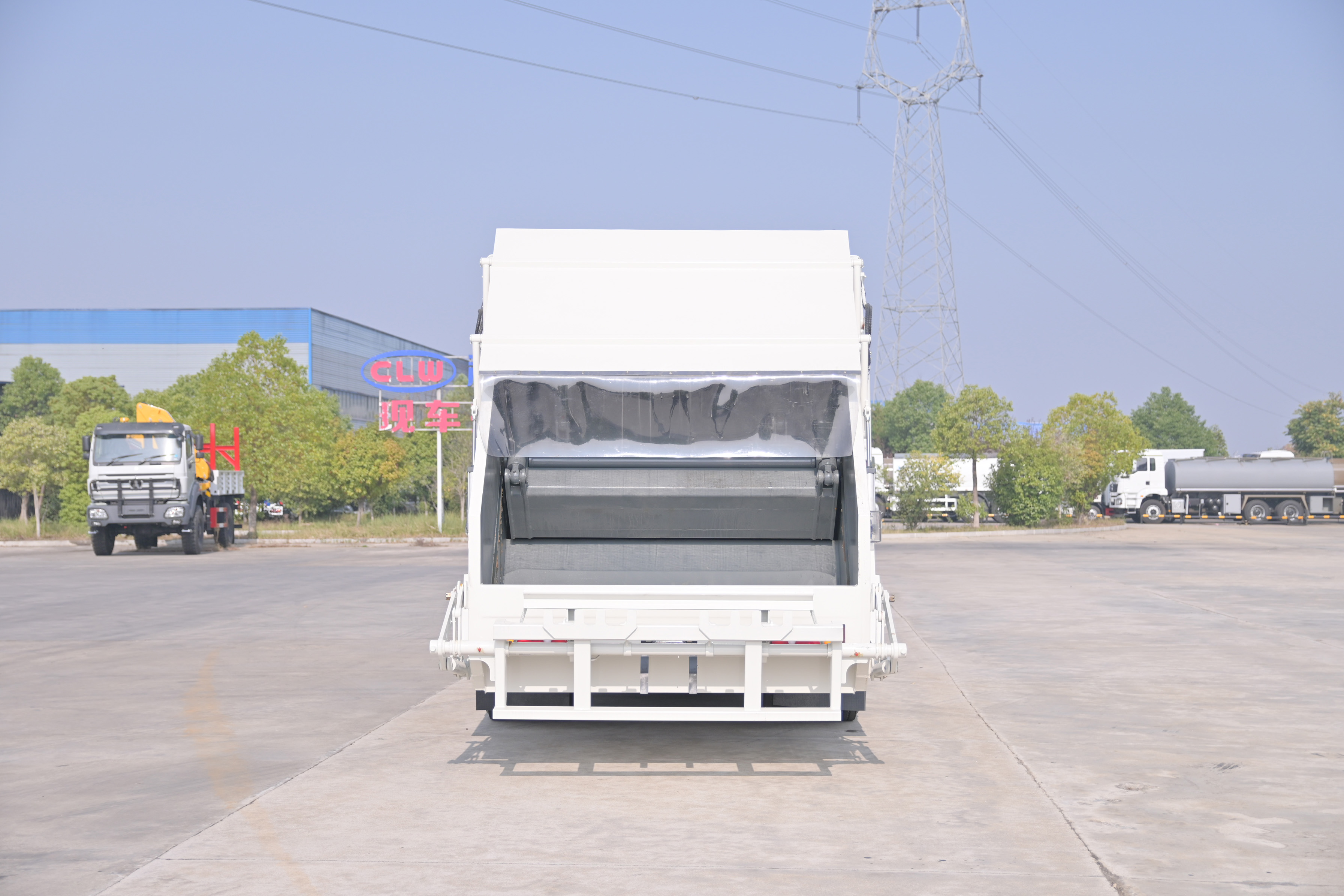 東風(fēng)華神純電動(dòng)12方高端壓縮垃圾車(chē)圖片5